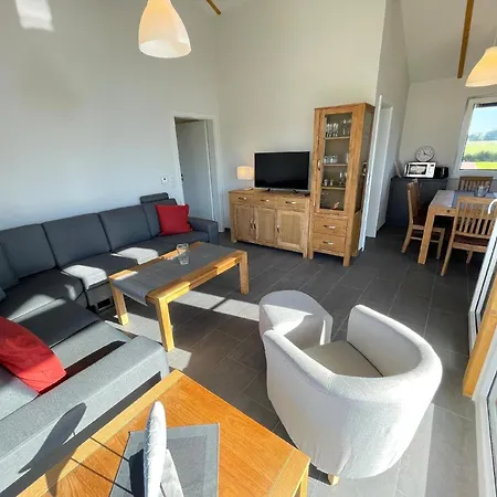 G11 Eingezaeuntes Neubau-haus In Eckwarderhoerne *